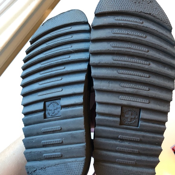 Size 6 Dr. Marten’s Blaire sandals in chalk pink - Picture 4 of 5